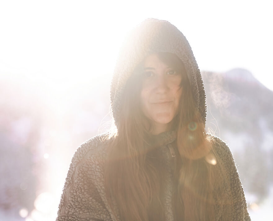 I Photographed A Stormy Retreat Capturing My Snowy Tiny Home Adventure (19 Pics)