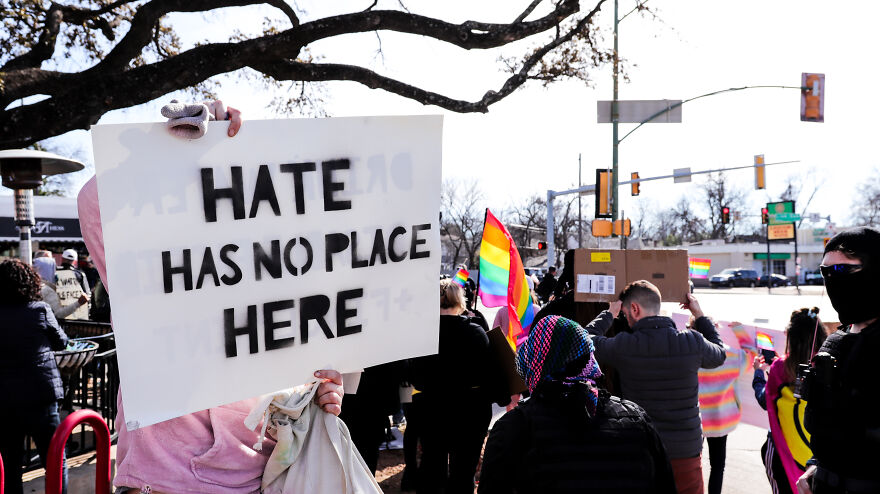 "Drag, Kids, & Protestors": My Photographs Of Supporters & Critics At A Kid-Friendly Drag Show In Dallas (22 Pics)