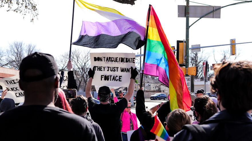 "Drag, Kids, & Protestors": My Photographs Of Supporters & Critics At A Kid-Friendly Drag Show In Dallas (22 Pics)