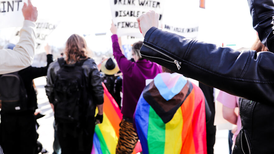 "Drag, Kids, & Protestors": My Photographs Of Supporters & Critics At A Kid-Friendly Drag Show In Dallas (22 Pics)