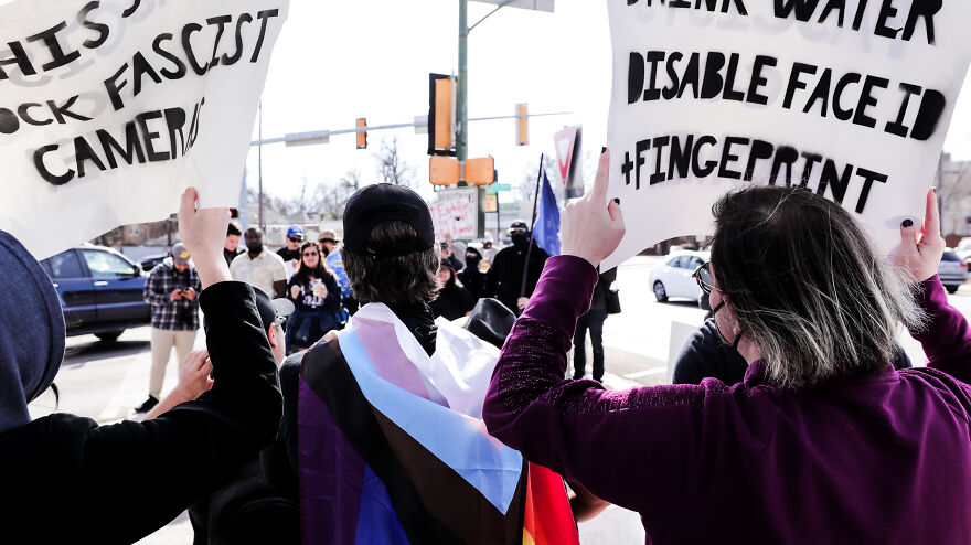 "Drag, Kids, & Protestors": My Photographs Of Supporters & Critics At A Kid-Friendly Drag Show In Dallas (22 Pics)