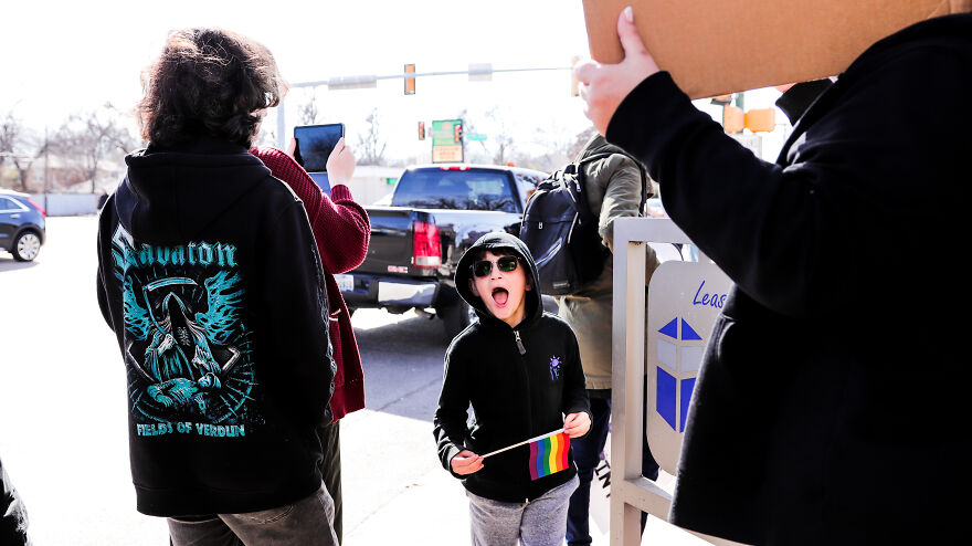 "Drag, Kids, & Protestors": My Photographs Of Supporters & Critics At A Kid-Friendly Drag Show In Dallas (22 Pics)