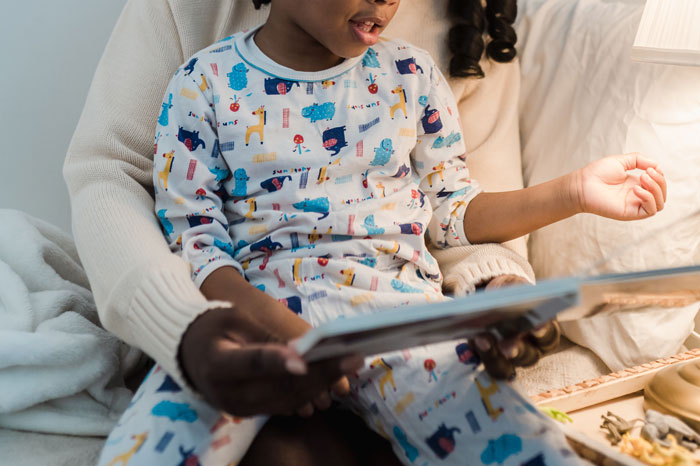 Mom Tells Her 11 Y.O. Daughter That She&rsquo;s &ldquo;Too Old&rdquo; To Cuddle, The Girl Stops Talking To Her Unless Asked