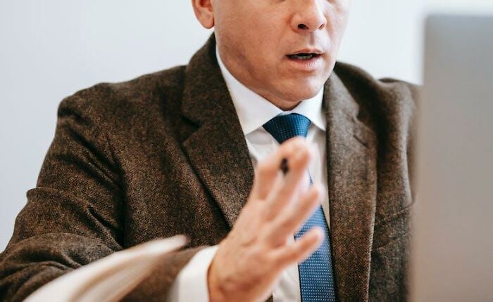 Hundreds Of People Just Had To Share The Stupidest Things They’d Ever Seen An Intelligent Human Do, And Here Are 50 Of The Best Ones