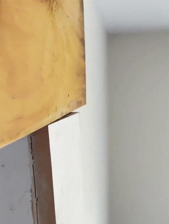 "Welcome To My Horribly Flipped House": Woman Points Out 30 Fails And Mistakes She Found In The House She Bought