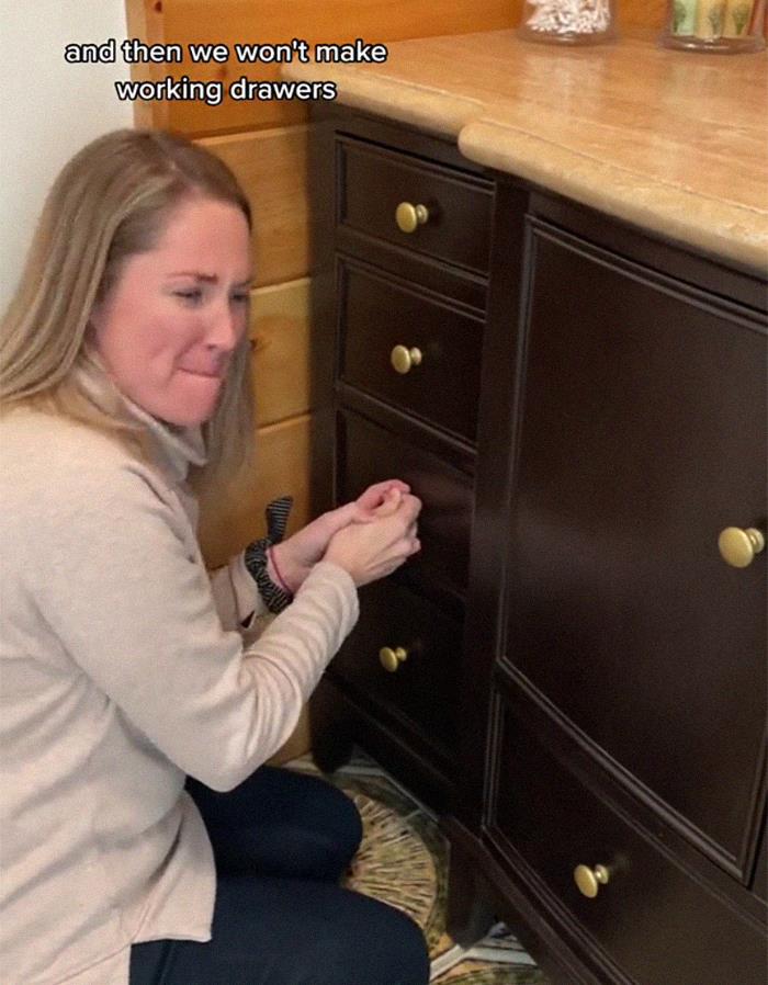 "Welcome To My Horribly Flipped House": Woman Points Out 30 Fails And Mistakes She Found In The House She Bought