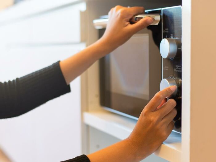 People Who Work In HR Anonymously Share The Biggest Office Scandals They’ve Had To Deal With, And Here Are 30 Of The Wildest Ones