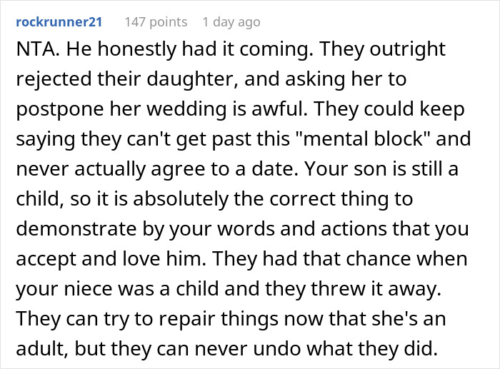 Man Offers To Walk His Lesbian Niece Down The Aisle At Her Wedding Instead Of Her Homophobe Father, Gets Called A Jerk