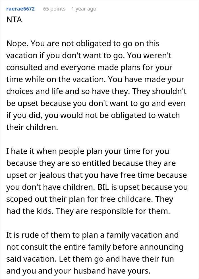 Childless Couple Get Accused Of 'Ruining' A Family Vacation By Not Going, Find Out They Were Expected To Babysit