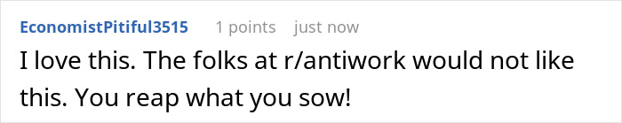 Waitress Loses Her Well-Tipping Table After Absolutely Insisting She Needs To Do Her Makeup For 15 Minutes