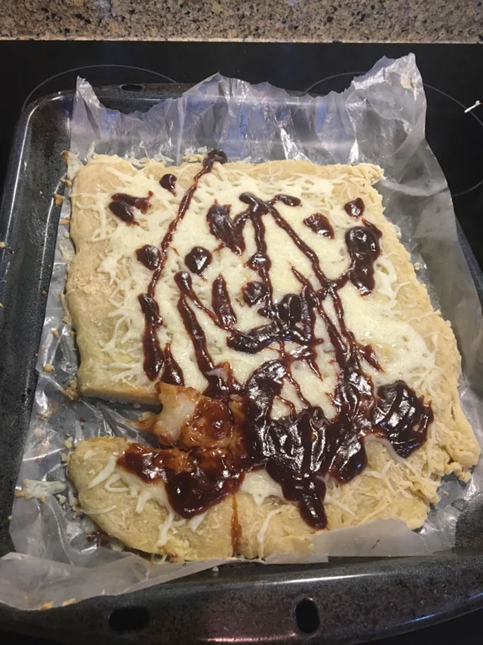 I Tried Making A BBQ Pizza Because I Was Really Hungry. Tastes So Bad I Literally Regurgitated The First Bite