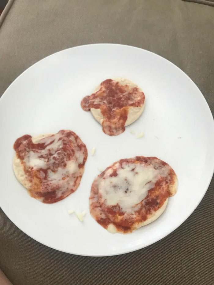 Lunchables Pizza. Bone Apple Tea