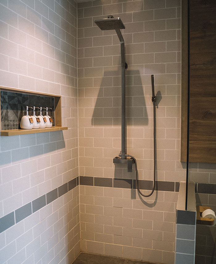 "We All Had To Tell Each Other When We Were Showering": Woman Quits Her ‘Big 4’ Job After Insane Working Conditions, Shares Her Traumatizing Experience In A Viral Video "We All Had To Tell Each Other When We Were Showering": Woman Quits Her ‘Big 4’ Job After Insane Working Conditions, Shares Her Traumatizing Experience In A Viral Video