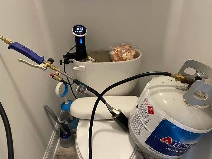 The "This Is Why I Don't Do Potlucks" Facebook Group Shares The Worst Dishes Someone Had The Audacity To Serve (40 New Pics)