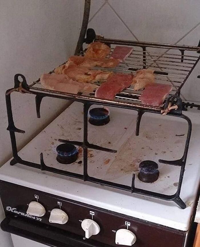 The "This Is Why I Don't Do Potlucks" Facebook Group Shares The Worst Dishes Someone Had The Audacity To Serve (40 New Pics)