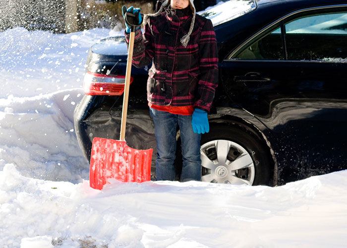 Entitled Newcomer Expects Neighbor To Shovel Their Driveway, Blames Him For Missing Work Due To Snow Entitled Newcomer Expects Neighbor To Shovel Their Driveway, Blames Him For Missing Work Due To Snow