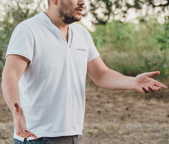Entitled Parents Throw A Scene After Parking In This Guy's Driveway, Call The Cops On Him, Get Themselves Towed And Nearly Arrested Instead