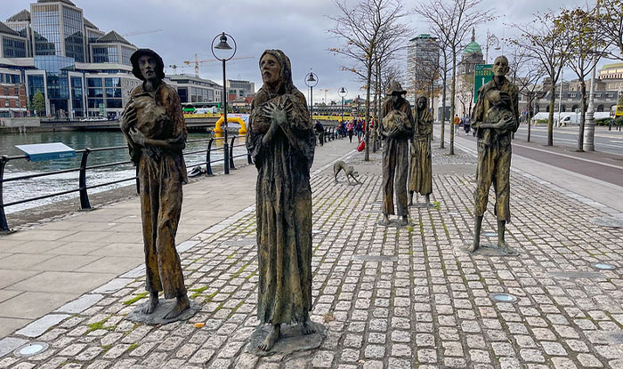 30 People Share What Historical Facts Many People Believe To Be True Are Actually 100% Fake