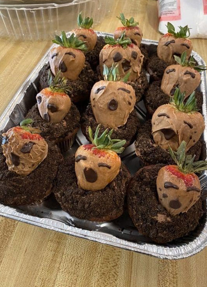 Can Anyone Guess What The Strawberries Are Meant To Be?! Hint: It’s Related To The Most Successful Fantasy Series!