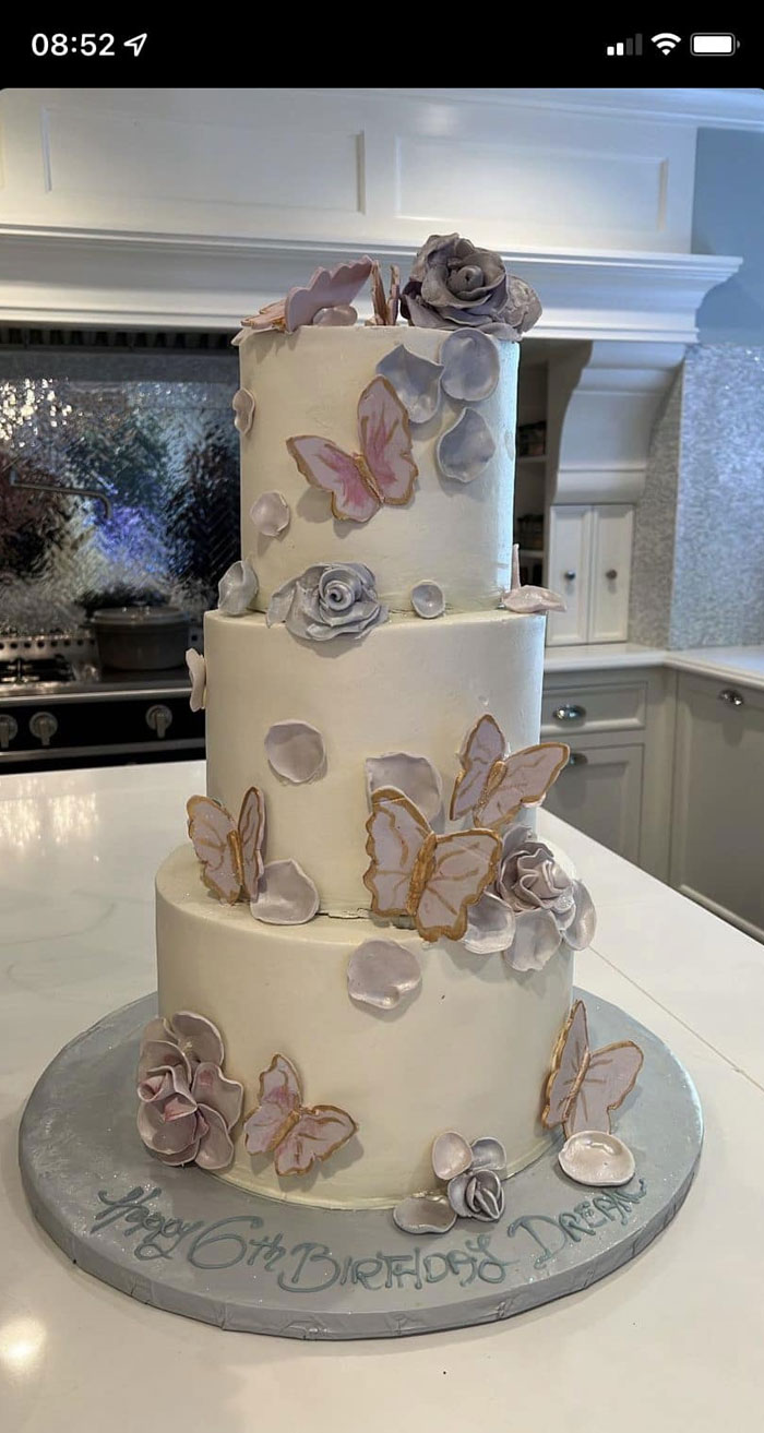 One Of The Kardashian Kids, Birthday Cakes. What Poor Execution