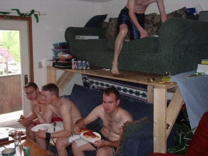 Funny-Humans-Doing-Human-Things-Pics