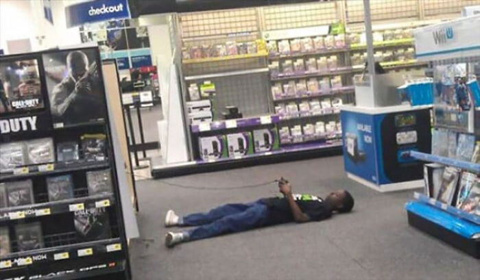 Funny-Humans-Doing-Human-Things-Pics