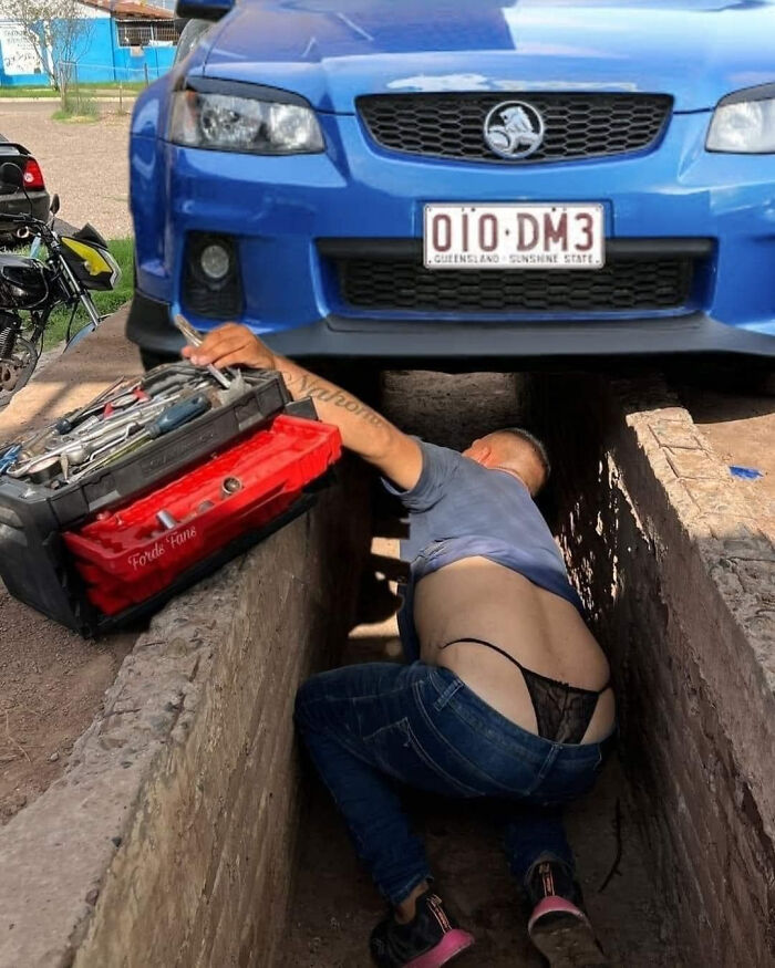 “Humans Doing Human Things”: 50 Pics That Showcase The Weird And Chaotic Side Of Humanity (New Pics)