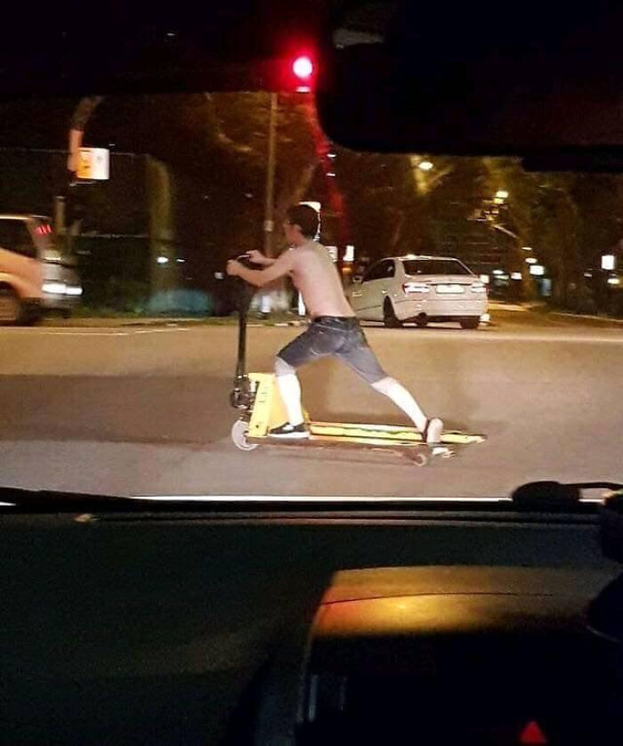 Funny-Humans-Doing-Human-Things-Pics