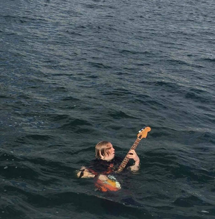 Funny-Humans-Doing-Human-Things-Pics