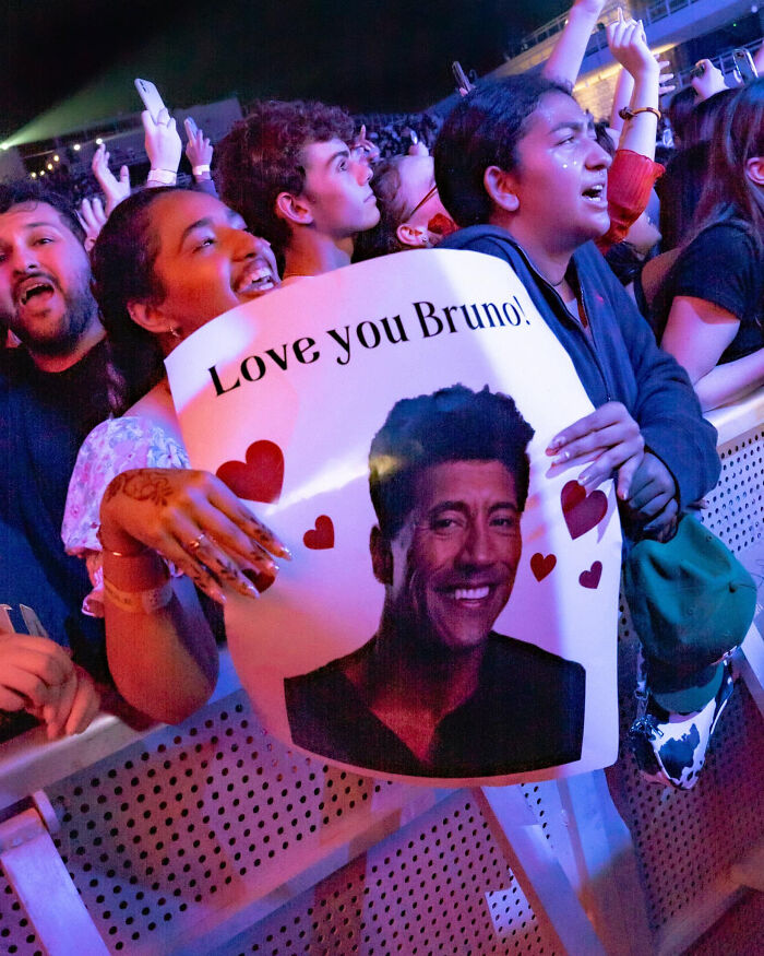 Funny-Humans-Doing-Human-Things-Pics