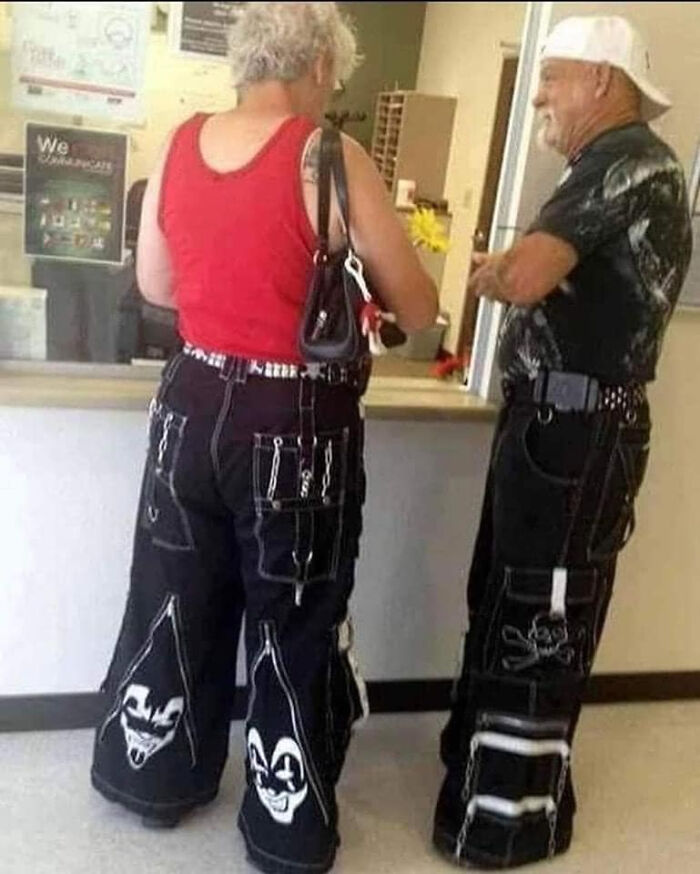 “Humans Doing Human Things”: 50 Pics That Showcase The Weird And Chaotic Side Of Humanity (New Pics)