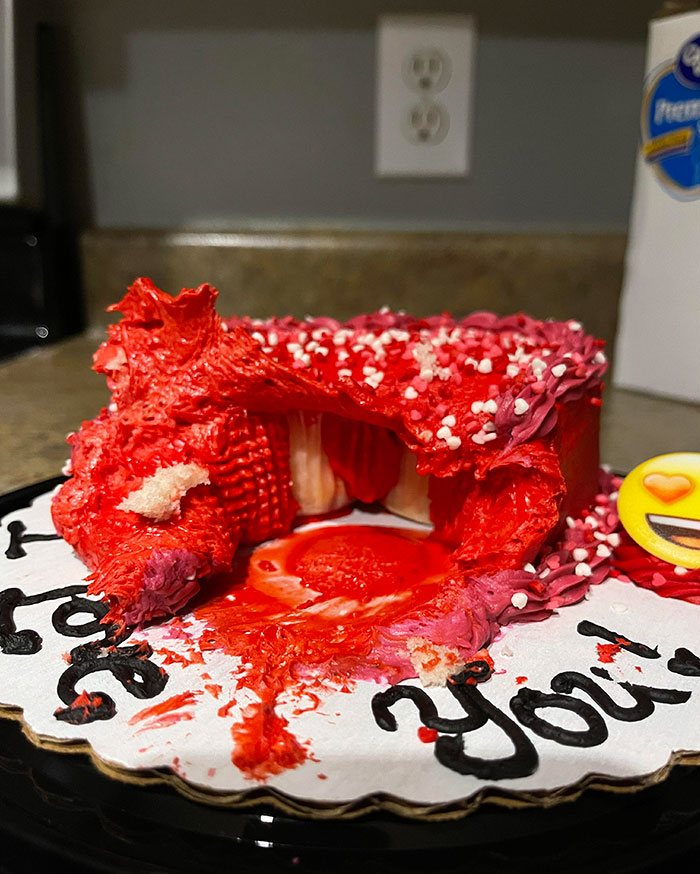 I Bought A “Heart-Shaped Cake” For Valentine’s Day And When We Went To Cut Into It We Found 3 Cupcakes With The Wrappers Still On Smothered In Icing