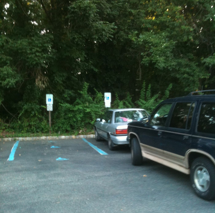 Neighbor Blocks In Person&rsquo;s Car To Teach Them A Lesson, Ends Up Getting Evicted Almost Immediately