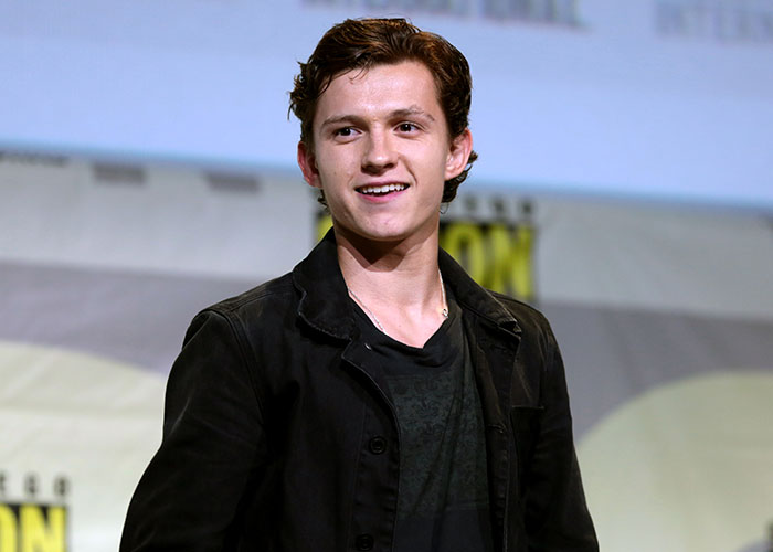 30 People Who've Kept Tabs On Their High School Crush Share How They Turned Out As An Adult