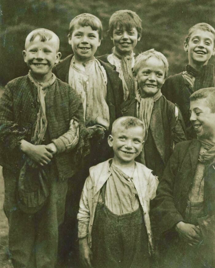 A Group Of ‘Victorian Street Urchins’ Taken In Birmingham, England Circa 1898