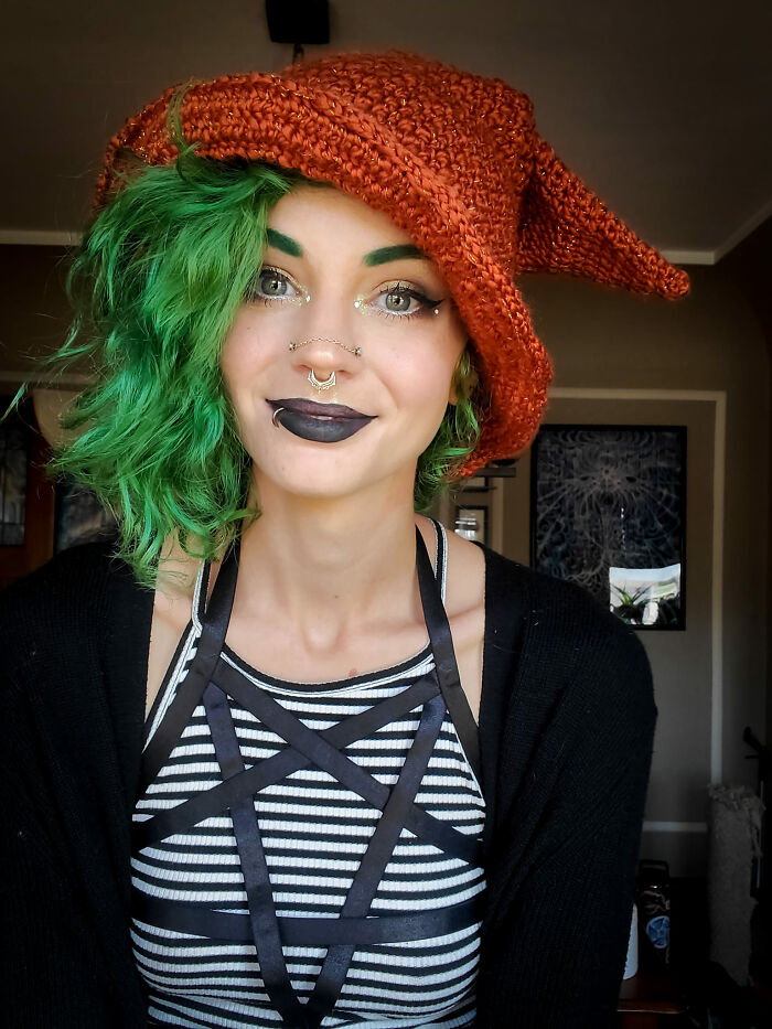 Home-For-Peculiar-Artists