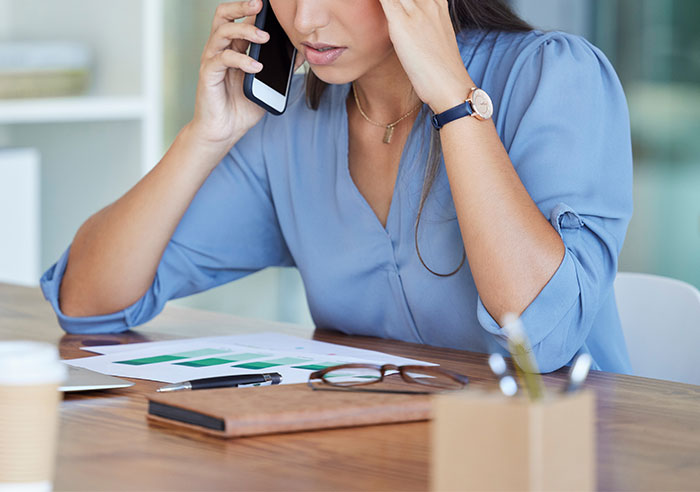 Husband Turns Off His Phone Because His Wife Keeps Calling Him During His Tech-Free Weekend, Misses An Emergency