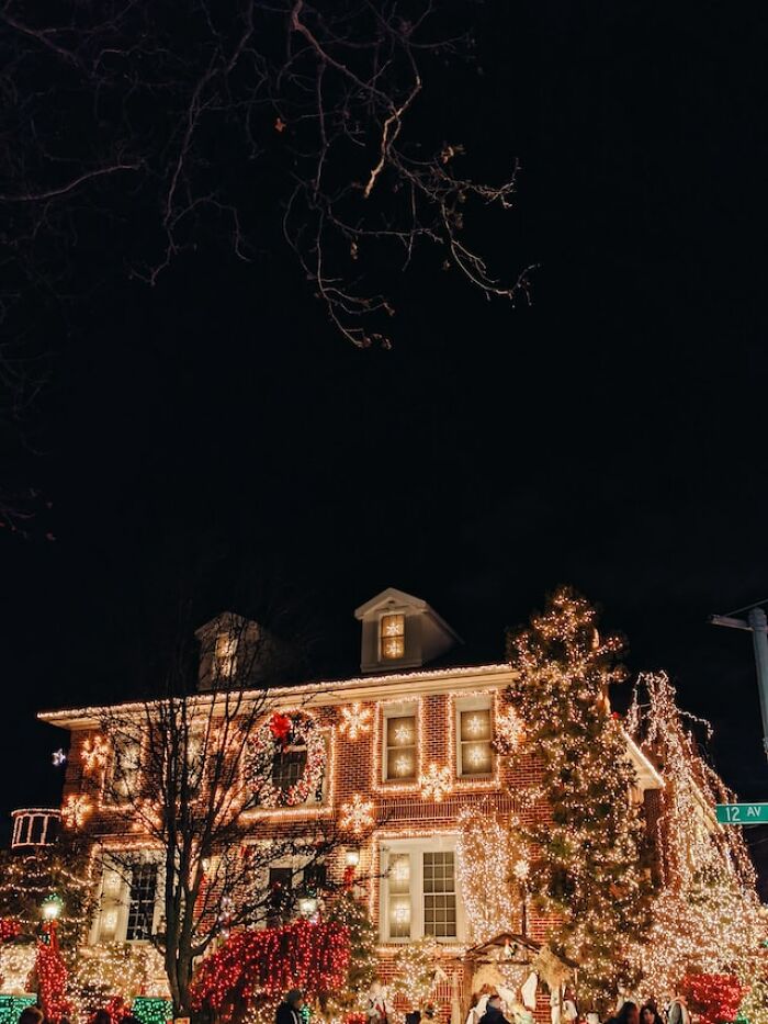 Someone Asks "What Wouldn’t Be Nearly As Popular If It Wasn't For The US?" And 30 People Answer