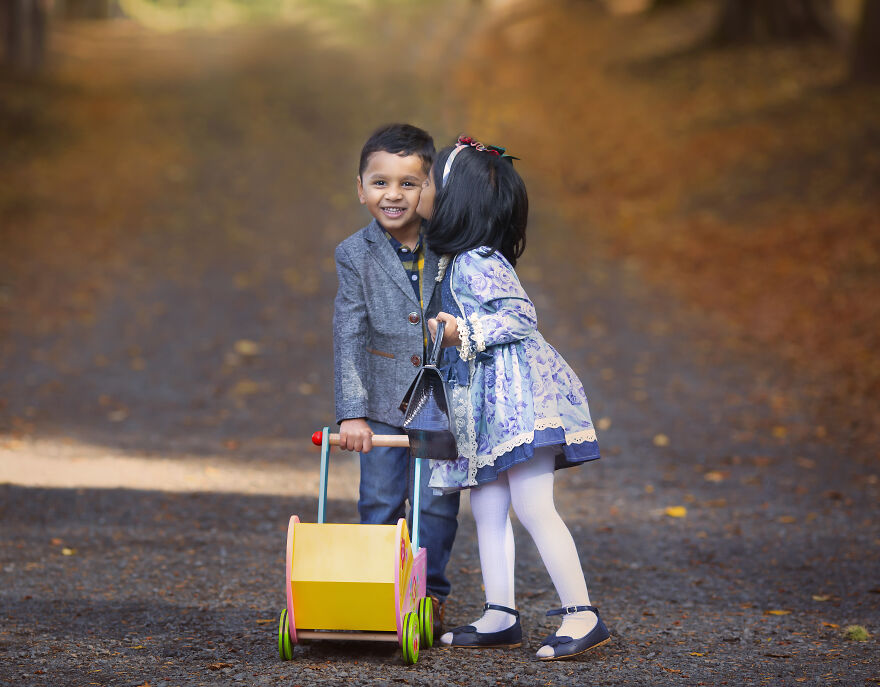 I Took Pictures Of Kids Dressed Up As Adults For A Photography Series "Growing Up Together"