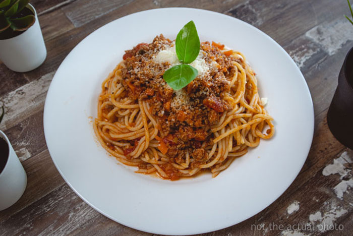 Mom Livid At Finding Out Colleague’s Pasta Sauce Recipe Contained Wine As She Served It While Babysitting Her 8 Y.O. Kid