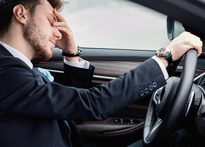 Guy Leaves For Boss's Wedding Alone After Seeing How Girlfriend Looks, Her Friends Call Him Cruel And Sexist, But The Internet Backs Him Up Guy Leaves For Boss's Wedding Alone After Seeing How Girlfriend Looks, Her Friends Call Him Cruel And Sexist, But The Internet Backs Him Up