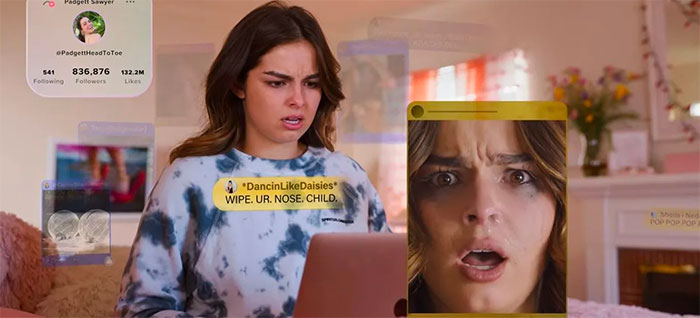 "Messenger Chat Bubbles Appearing On Screen"