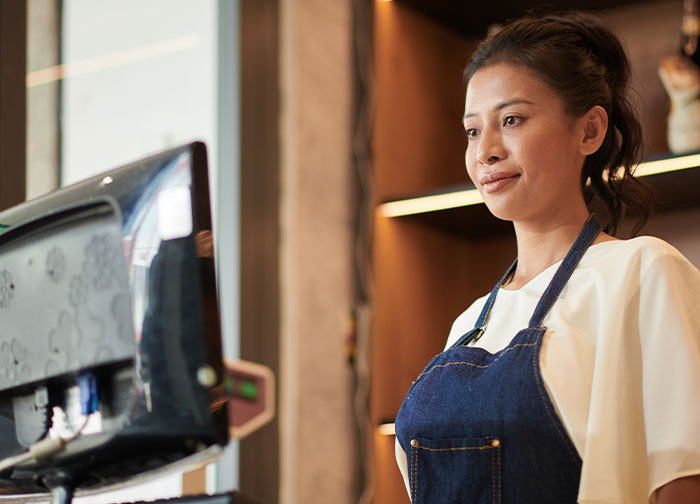 30 "Obvious Signs" To Identify An American In The Crowd, According To Non-Americans