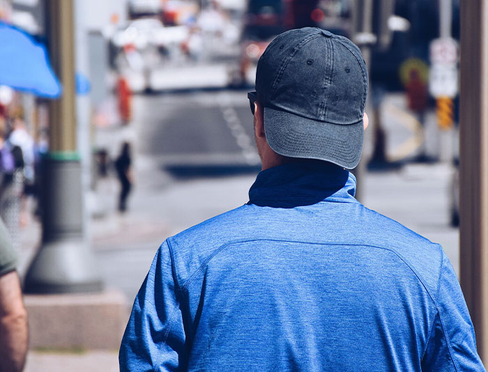 30 "Obvious Signs" To Identify An American In The Crowd, According To Non-Americans