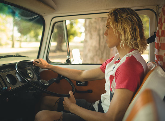 30 "Obvious Signs" To Identify An American In The Crowd, According To Non-Americans