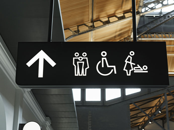 30 "Obvious Signs" To Identify An American In The Crowd, According To Non-Americans