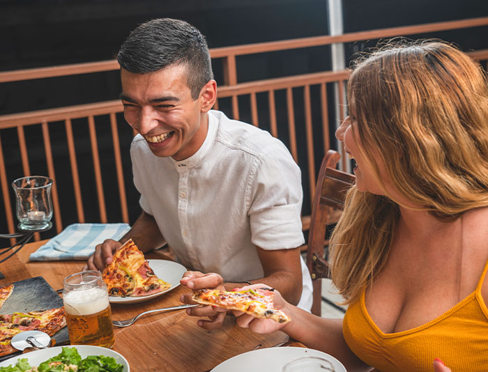 30 "Obvious Signs" To Identify An American In The Crowd, According To Non-Americans