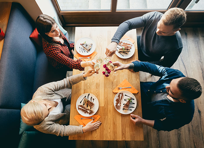 30 Ricos comparten lo peor de tener dinero y sus respuestas no te dejarán indiferente