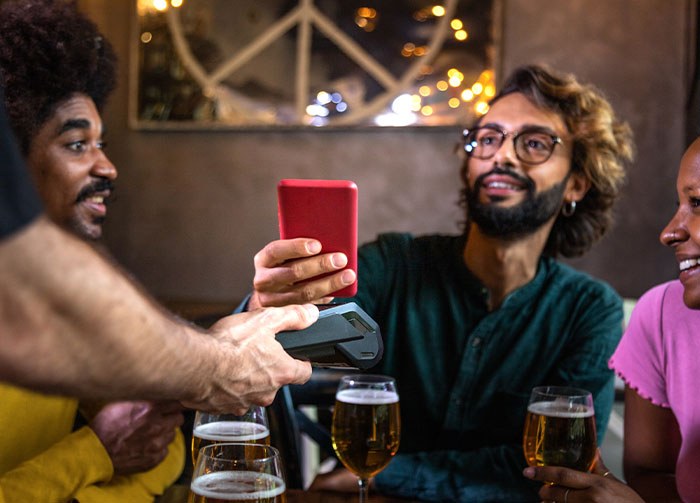 30 Ricos comparten lo peor de tener dinero y sus respuestas no te dejarán indiferente