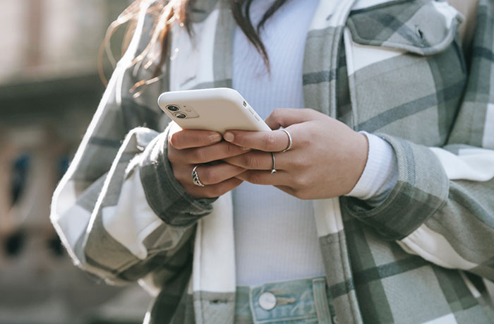 Woman Fakes Her Own Death As &ldquo;A Little Test&rdquo;, Proceeds To Ruin Her Relationship With Her Sister